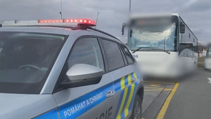 Takmer štyri promile v krvi: Opitý vodič autobusu viezol 20 cestujúcich