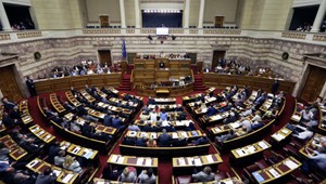 Grécko získalo predajom dlhopisov 3 mld. eur