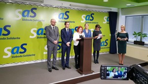 NAŽIVO:  Robert Fico obvinil prezidenta z vlastizrady, uvádza SaS