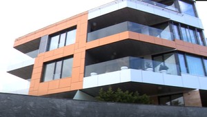 Robert Fico by sa mal z bytu v Bonaparte odsťahovať. Existuje ale možnosť, že ho Bašternákovi nechajú