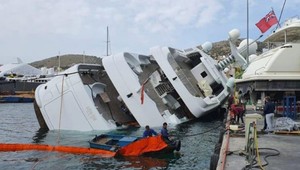 Takto vyzerá prevrátená luxusná jachta saudského princa: Stála 70 miliónov eur