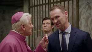 Útok na satiru? Komediálny seriál Ministri dostal mastnú pokutu za vtipy o cirkvi!