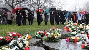 Armáda i pozostalí si uctili pamiatku obetí leteckej tragédie