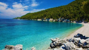 Dovolenkárov v Grécku zasiahne hurikán Zorba