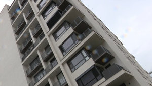 Bratislavská Petržalka rieši nedostatok učiteľov po svojom, láka ich na nájomné byty