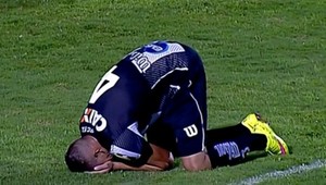 Nádherný volej, rana ako z dela, brankár bez šance. Škoda, že bol vlastný