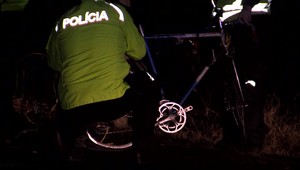 Zrazil cyklistu a z miesta ušiel. Policajti po mužovi dlho nepátrali