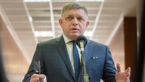 Členské štáty NATO a EÚ uvažujú o poslaní vojakov na Ukrajinu, tvrdí Fico