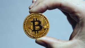 Pozor na nový trik podvodníkov. Dôchodkyni z Bratislavy zmizlo z účtu 35 tisíc eur