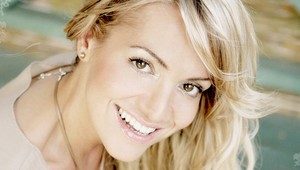 Nedaří se vám? Jste věčný smolař? Dara Rolins má zaručený recept na štěstí!