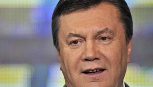 Janukovyč nechce rezignovať, Tymošenková chce byť prezidentkou