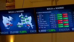 Slovensko oslavuje zadĺženie. Ako prvá krajina strednej európy vydala 50 ročné dlhopisy