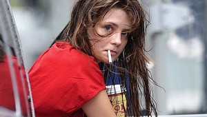 Mischu Barton prepustili z liečebne, utekala si pre alkohol