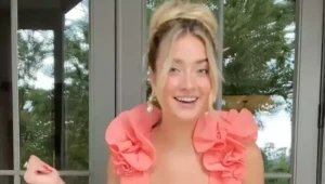 Pochválila sa šatami na bratovu svadbu, ľudia ju zvozili: Čo poviete, sú naozaj úplne nevhodné?