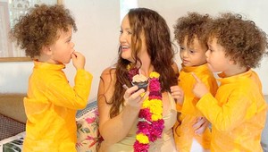 Ľudia sú zhrození z výchovnej metódy maminy trojčiat: Spravili by ste TO svojim deťom?