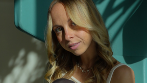 Roky si pre TOTO nevedela nájsť priateľa: Keď otvorila ústa, muži od nej utekali preč!