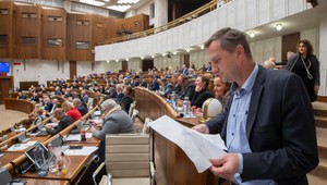 OĽaNO zákonom nenariadilo tri hodiny telesnej do každej triedy, ale na celú školu, potvrdilo ministerstvo