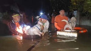 Tropická búrka Bualoi si vyžiadala najmenej štyri obete, evakuovali státisíce ľudí