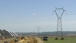 Jednou nohou v blackoute. Čistú energiu z obnoviteľných zdrojov zachraňujú tie tradičné