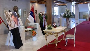 NAŽIVO: Fico sa podpísal do kondolenčnej knihy v súvislosti s úmrtím Pavla Pašku