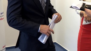 Pochybeniam na Úrade verejného obstarávania sa už venujú aj vyšetrovacie orgány. Je ich vyše 100