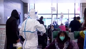 Čína uzavrela 11 miliónové mesto, odkiaľ sa začal šíriť smrtiaci vírus