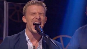 Juraj Bača zaspieval legendárny HIT. Rozplakal všetky mamy