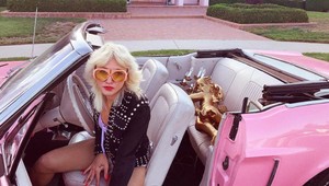 Módna fotografka býva v ružovom dome 70. rokov: Je v nej aj porno miestnosť