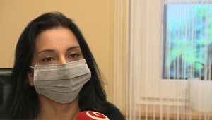 Do Eleny a jej dcéry mal autom naraziť policajt. Podľa TV JOJ mal šoférovať opitý