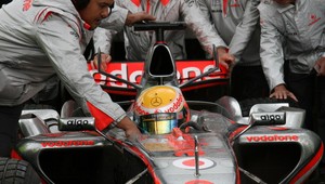 Hamiltona vraj McLaren neuprednostňuje
