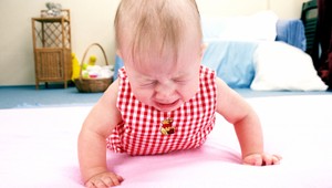 Matka nezvládla dcérin plač, zadusila ju