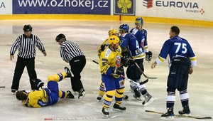 Stehlík pretlačil Vítkovice do finále proti Pardubiciam