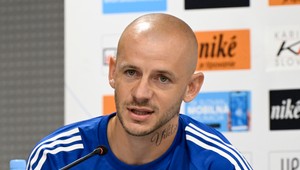 Weiss ml. po prehre v Košiciach v ostrej výmene s fanúšikom. Kamery zachytili slovný konflikt