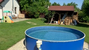 V bazéne sa utopil iba dvojročný chlapček