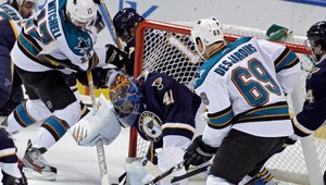 Halák proti San Jose s čistým kontom, rekordný Detroit