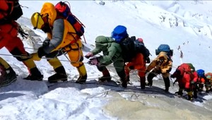 Mount Everest si vzal ďalší život. Za 10 dní zomrelo už 11 ľudí