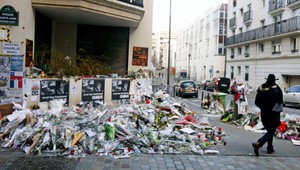 Francúzi odhalili dosku pri Charlie Hebdo, v mene jednej obete urobili chybu