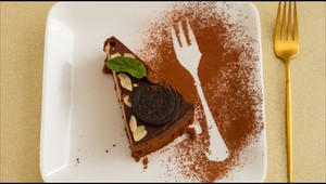 Cheesecake s flambovaným ovocím