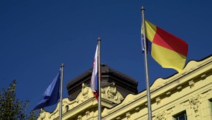 NAKA zasahovala pre podvody pri nákupe tatroviek. Mali sa starať o letnú a zimnú údržbu ciest