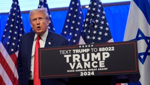 V blízkosti Donalda Trumpa sa strieľalo. Incident sa vyšetruje