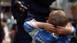 Dieťa držal ako rukojemníka psychicky chorý muž