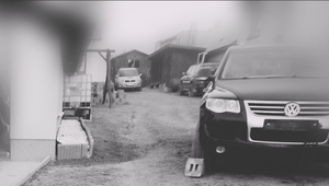 Muža v obci Malá Lehota zachytilo vo dvore auto, zraneniam podľahol