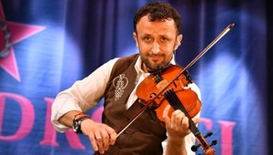 Ondrej Kandráč si obul bežky, hneď po štarte škaredo spadol