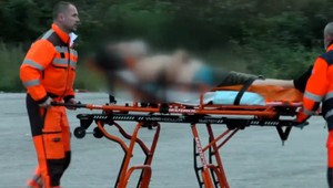 Streľba pri Medzilaborciach: Zraneného muža museli transportovať vrtuľníkom