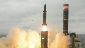 Južná Kórea v reakcii na odpálenie rakety KĽDR zhodila na hranicu osem bômb