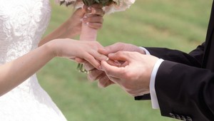 Snúbenci sa proti novým opatreniam búria. Spisujú petíciu, svadby prekladať odmietajú