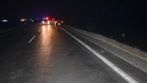 Mladý vodič v noci zrazil cyklistu. Ten už pred nehodou ležal na ceste