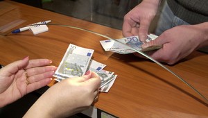 Vyššie platy čakajú technici i farmaceuti