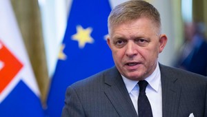 Poplach na úrade vlády: Premiérovi Ficovi doručili obálku s nábojom