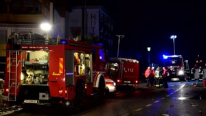 Opitý muž vrazil autom do turistov: Hlásia niekoľko mŕtvych